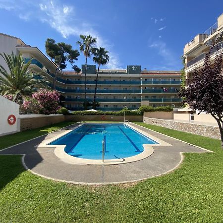 R123 Apartamento En La Planta Baja Con Piscina Cerca De La Playa Calafell Exterior photo
